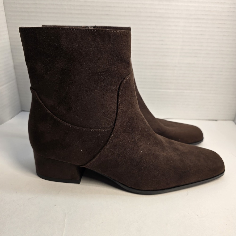 Women's Coral Boots with‎ Memory Foam Insole – Universal Thread Size 7